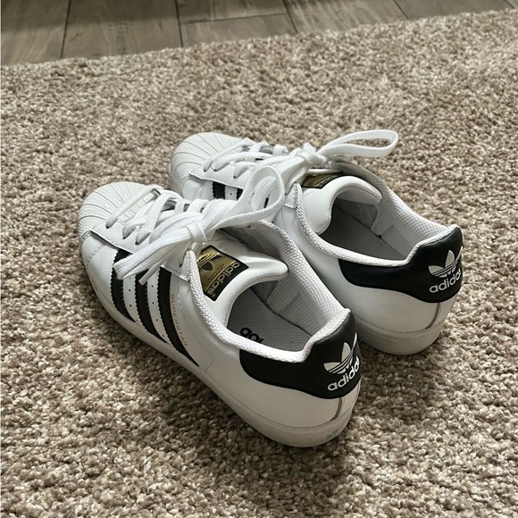 Adidas Superstar Shoes Women’s 6.5 - Picture 2 of 3